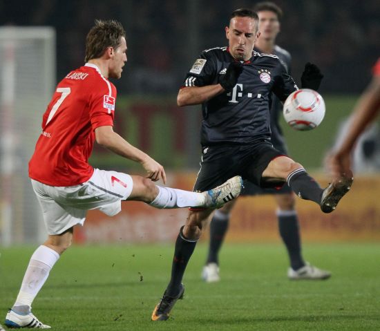 成鲜明对比 成鲜明对比