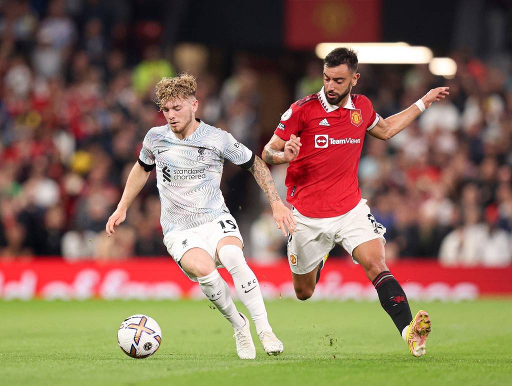 曼以两球领 曼以两球领