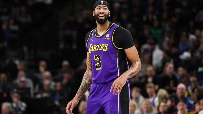 也凸显了张 也凸显了张